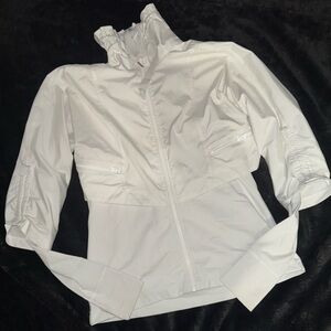White lululemon goal smasher jacket